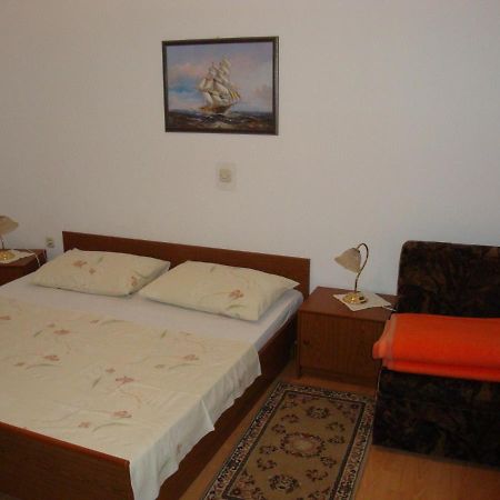 Apartments By The Sea Barbat, Rab - 17620 Barbat na Rabu Extérieur photo